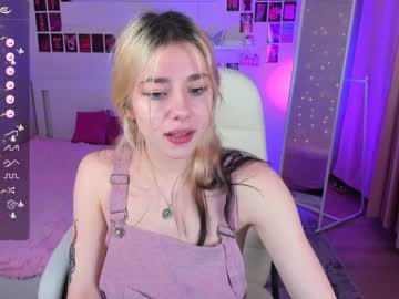 girl
        mary_leep cam image #142765