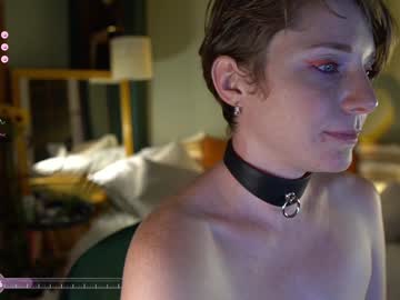 girl
        _the_sun_ cam image #190232