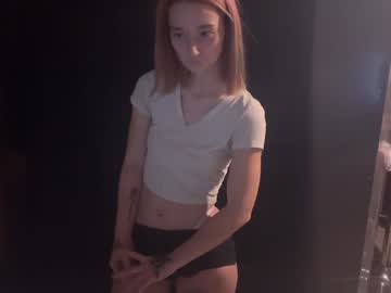 girl
        macksbaby cam image #201366