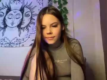 girl
        milkamil_ cam image #162859