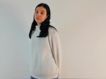 girl
        sixkiks cam image #72292