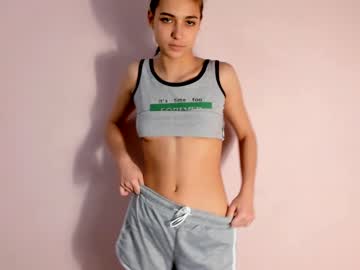 girl
        xyni_myni cam image #131662