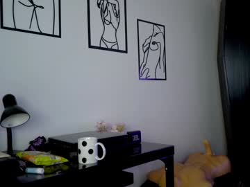 girl
        kellytesh cam image #21020