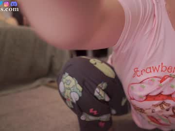 girl
        serareads cam image #202680