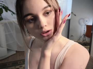girl
        lornabyfield cam image #150158