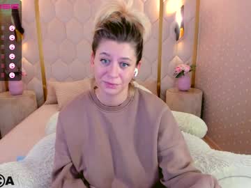 girl
        millie_milf cam image #44829