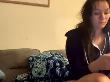 girl
        kylieexoxoxo2432 cam image #141596