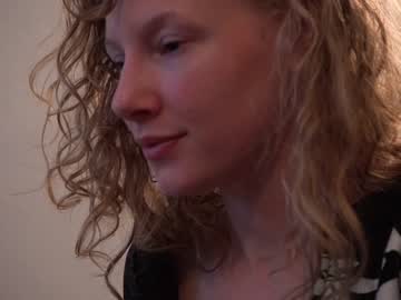 girl
        sistinehashands cam image #9334