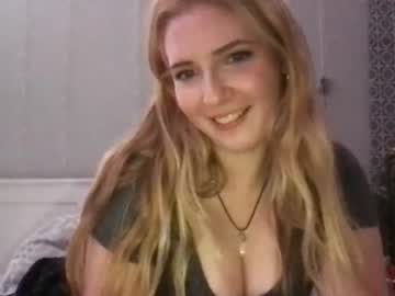 girl
        stelladams cam image #140542