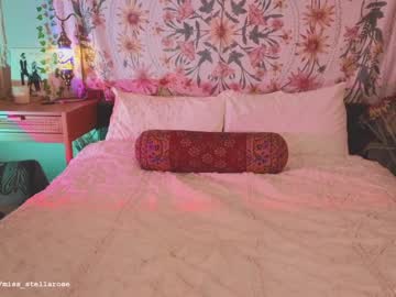 girl
        _stella_rose_ cam image #1284