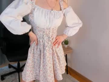 girl
        carrievega cam image #250662