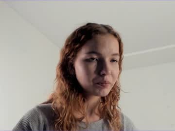 girl
        grizzly_vibe cam image #162102