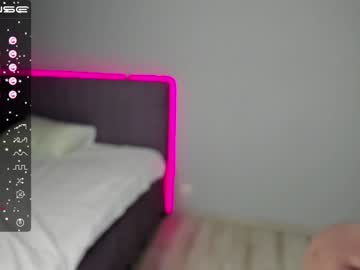 girl
        mira_peach_ cam image #74849