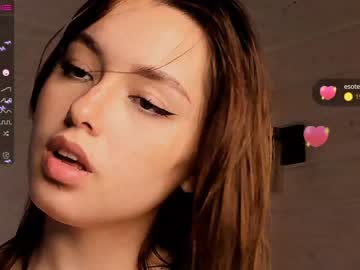 girl
        darling_kira cam image #2753