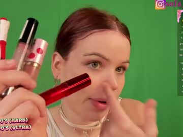 girl
        sophie_tailor69 cam image #237050