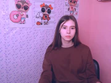 girl
        emilydass_ cam image #150016
