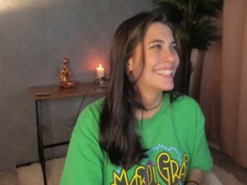 girl
        mellodyyy cam image #22260