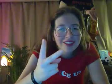 girl
        cheekynightowl cam image #41644