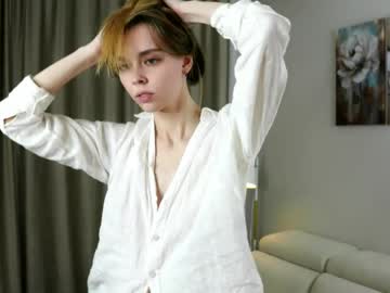 girl
        nobukohittle cam image #82434