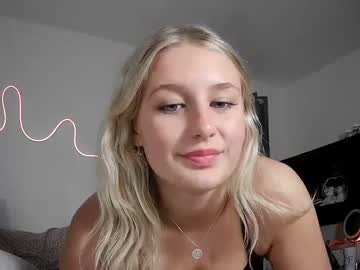 girl
        loveepeytonnn cam image #124841