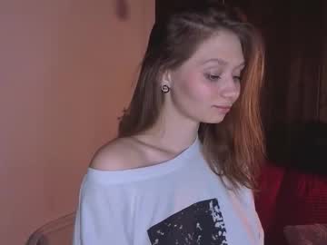 girl
        gregorykenely cam image #75639