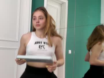 girl
        ericamoore__ cam image #74840