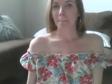 girl
        cloverqueen21 cam image #158287