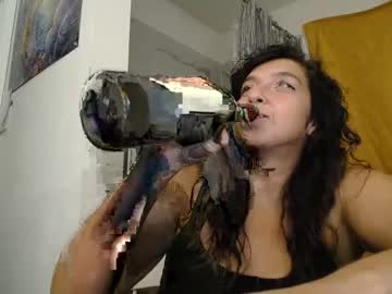 girl
        straightoutthetrailer cam image #7350