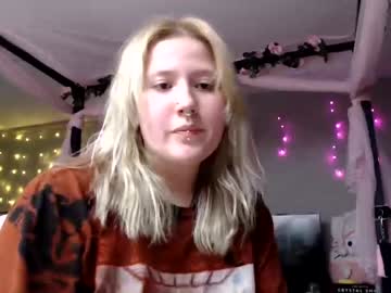 girl
        myymelodyy666 cam image #61884
