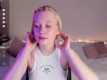 girl
        molly_blooom cam image #156959