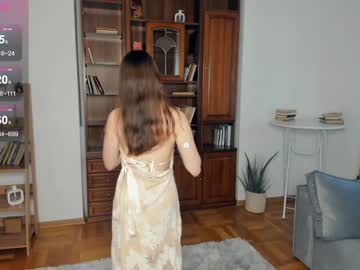 girl
        mightiness_love cam image #199063