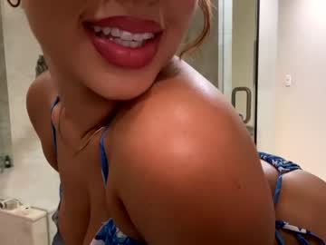 girl
        peachyplease cam image #114398