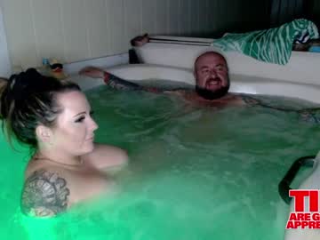 couple
        2freakycouple24 cam image #72942