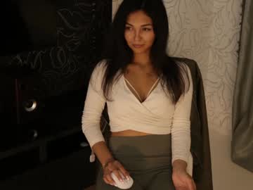 girl
        agatameow cam image #192248