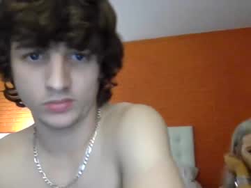 couple
        bigt42069420 cam image #154377