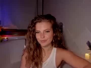 girl
        kosmickate cam image #15569