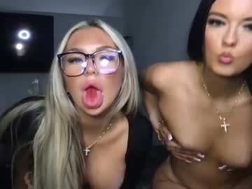 girl
        summerxmaddy cam image #38119