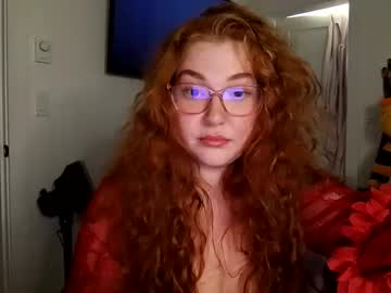 girl
        gingerprincess555 cam image #29228