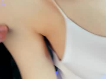 girl
        shine_nansy cam image #229198