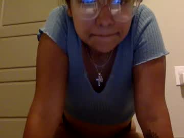girl
        rleah832 cam image #194829
