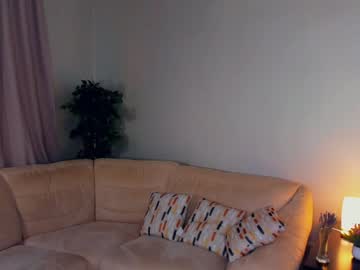 girl
        engelellick cam image #155983
