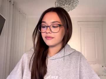girl
        louannbanter cam image #78294
