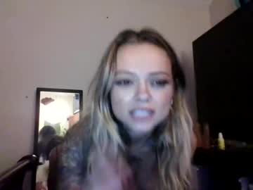 girl
        teddysky69 cam image #4118