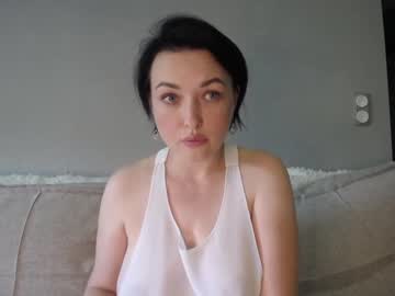 girl
        blueeyeess cam image #115782