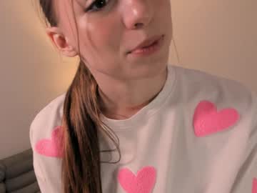 girl
        katy_gimler cam image #183686