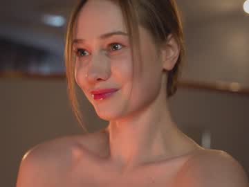 girl
        purefection_ cam image #139271