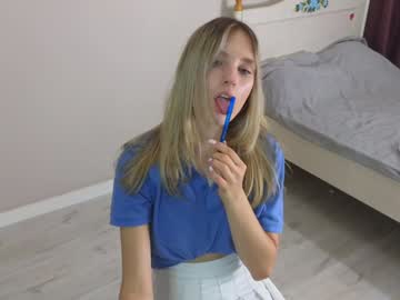 girl
        maureencantrell cam image #193515