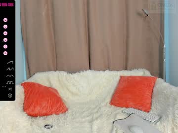 girl
        nicole_broown cam image #79539