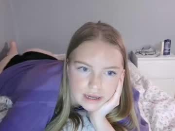 girl
        sarah_marley cam image #198080