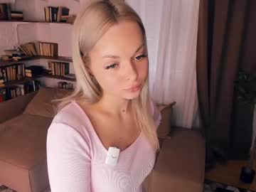 girl
        marisalando cam image #88822